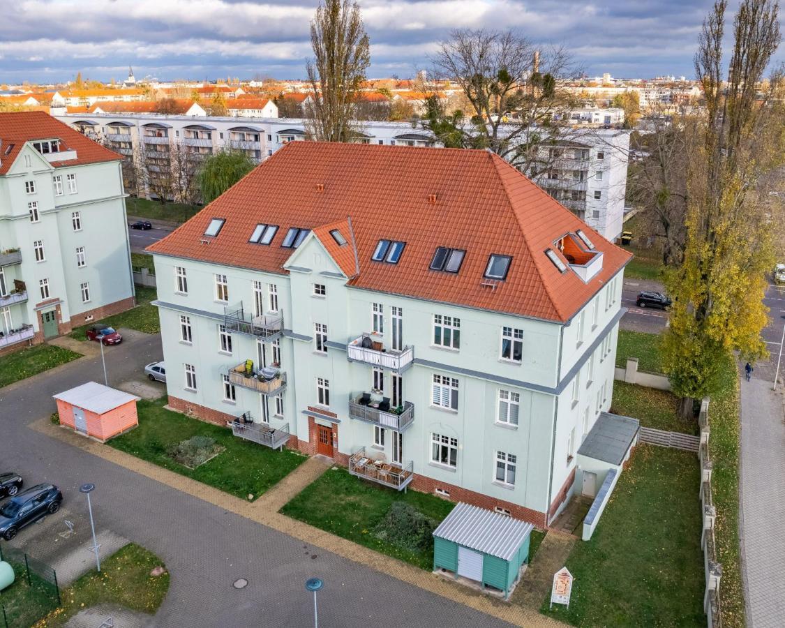 Ruhig - Privatparkplatz - Barrierearm Quiet - Private Car Park - Low Barrier Magdeburgo Exterior foto